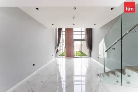 2 Bedroom Villa for Rent in Dubailand, Dubai - Immaculate | Spacious | Vacant | Garden