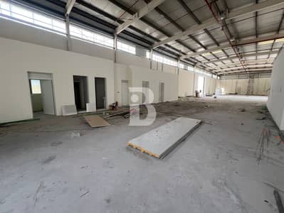مستودع  للايجار في مدينة دبي الصناعية، دبي - مستودع في مدينة دبي الصناعية 1120000 درهم - 12486171