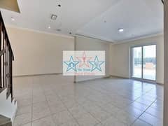 -دوبلكس 2 غرف نوم - 3 حمامات - - مطبخ مفتوح ومنطقة معيشة - شرفة - 1 مكان لوقوف السيارات وسائل الراحة: - صالة للألعاب الرياضية، - حمام السباحة - الناد