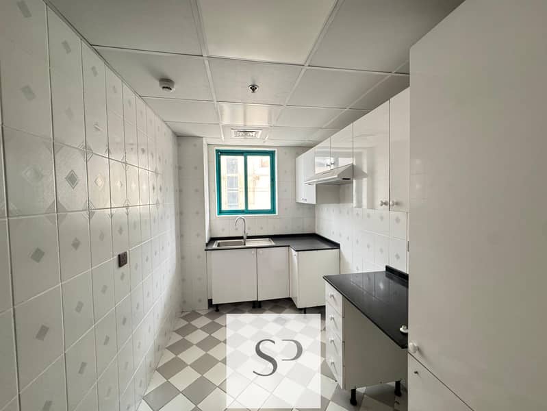 Stylish 1 Bedroom | CHILLER FREE | METRO FRONT