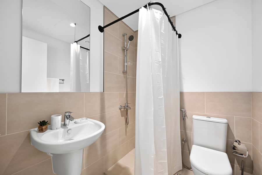 Modern and New 3BD + Maid's Room in Lotus 4, Creek Beach - Image 24