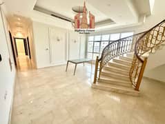فیلا في حوشي 7 غرف 175000 درهم - 12664569