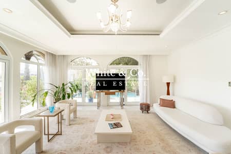 4 Bedroom Villa for Rent in Palm Jumeirah, Dubai - Upgraded Villa | Beach Access | Sea View