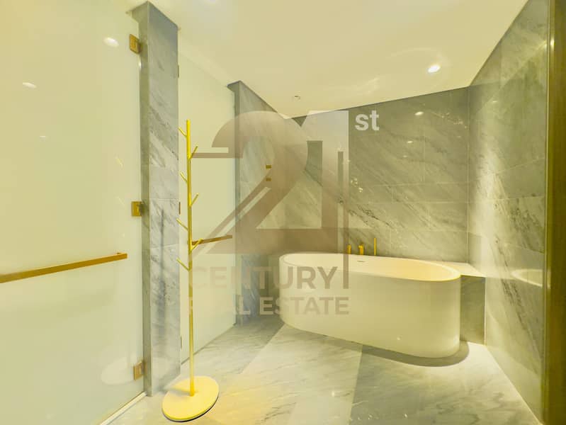 BREATHTAKING SEA VIEWS | FURNISHED | UPGRADED - Image 22