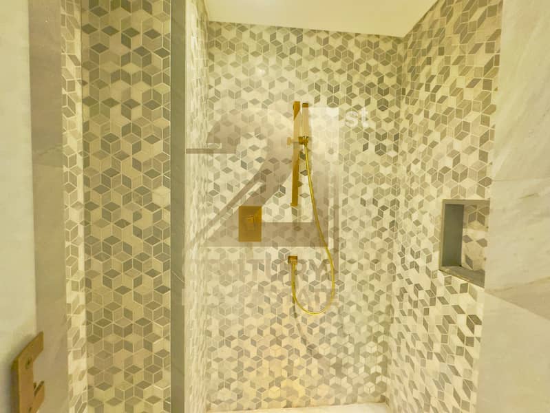 BREATHTAKING SEA VIEWS | FURNISHED | UPGRADED - Image 34