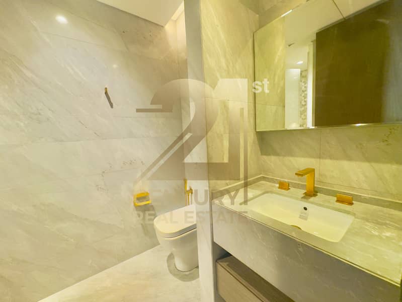 BREATHTAKING SEA VIEWS | FURNISHED | UPGRADED - Image 35