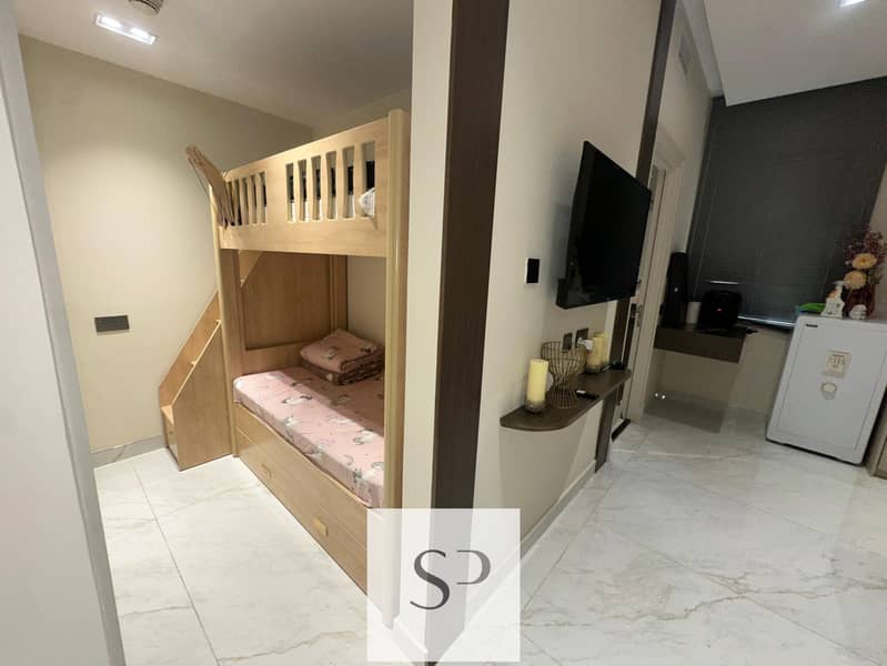 BURJ KHALIFA VIEW | LARGE TERRACE | DOWNTOWN