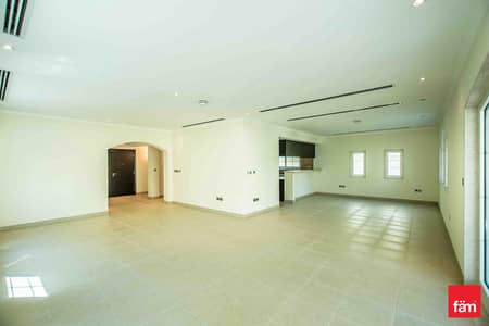 3 Bedroom Villa for Rent in Jumeirah Park, Dubai - Singe row, close to park and community center