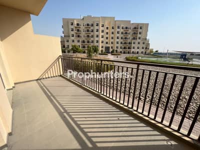 1 Bedroom Flat for Rent in Remraam, Dubai - With Terrace| With Kitchen Appliance|ready To Move