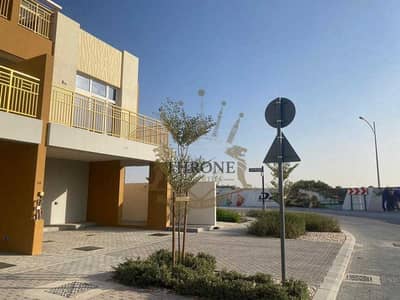 3 Bedroom Townhouse for Sale in DAMAC Hills 2 (Akoya by DAMAC), Dubai - Roof Access|With Basement |Huge BUA|Market Price