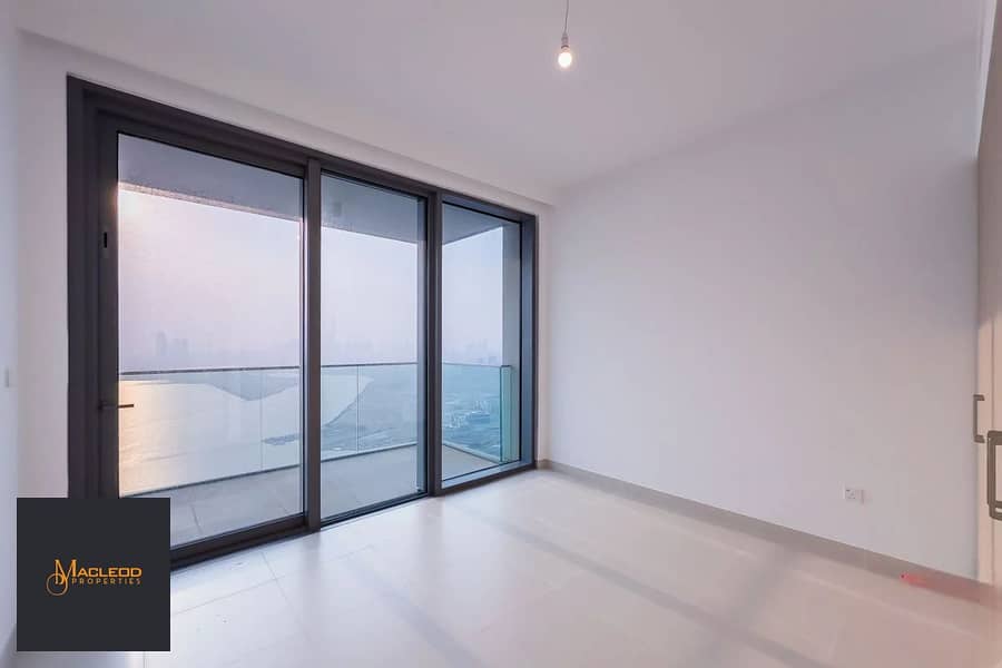 Vacant Soon/ Full Khalifa View/ Spacious Layout - Image 6