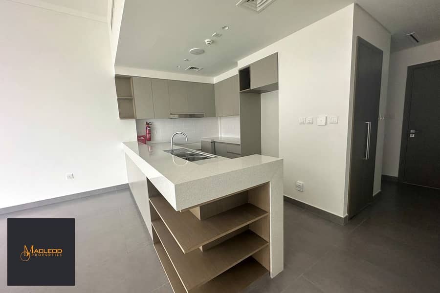 3 Apartment-Creek-Gate-Tower-1-96905-1719658895152-Photoroom. png