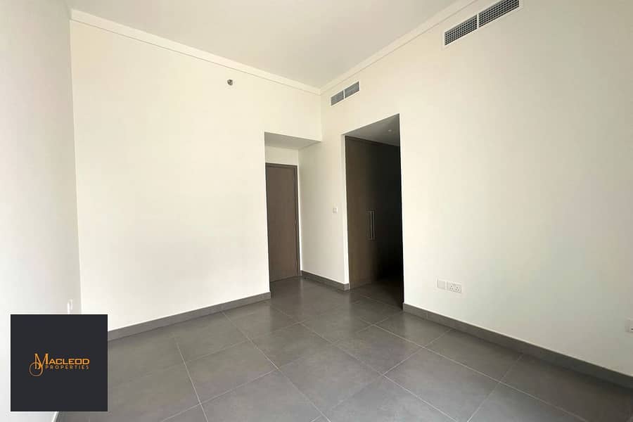 6 Apartment-Creek-Gate-Tower-1-96905-1719658895193-Photoroom. png