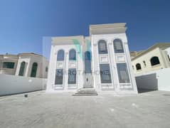 فيلا للإيجار في مدينة الرياض ابوظبي موقع مميز تشطيب راقي جداً تكييف سبليت