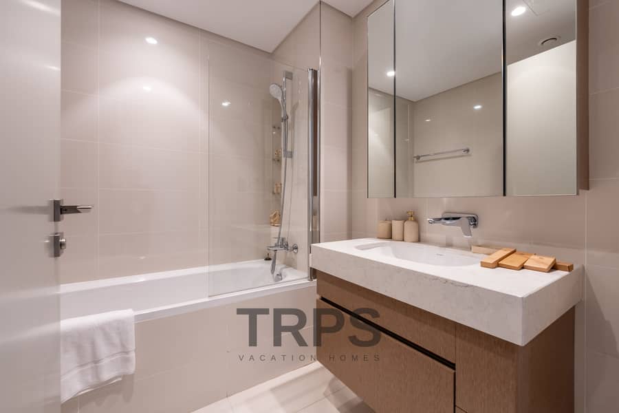 25 Emaar Beach Isle 2 - 208-21. jpg