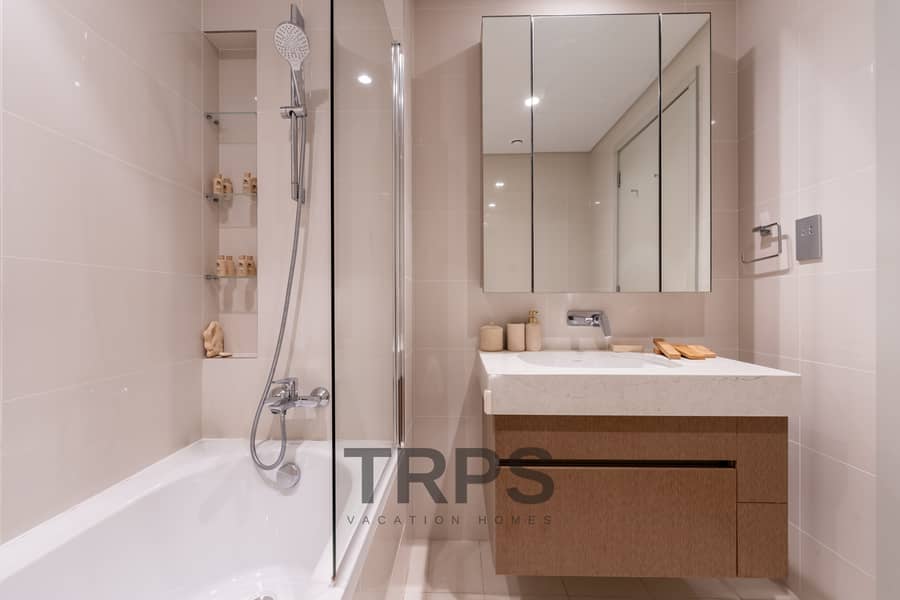27 Emaar Beach Isle 2 - 208-23. jpg