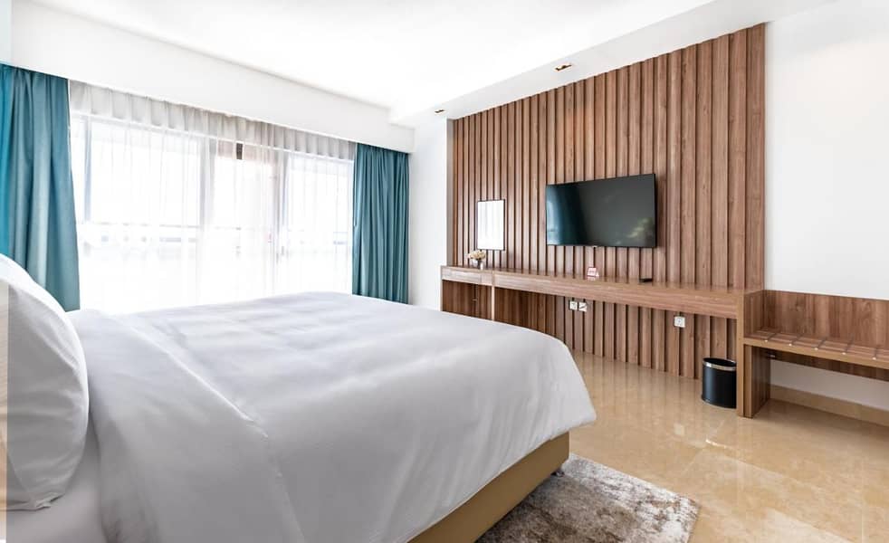 Spacious Furnished One Bedroom Free Bills - Image 10