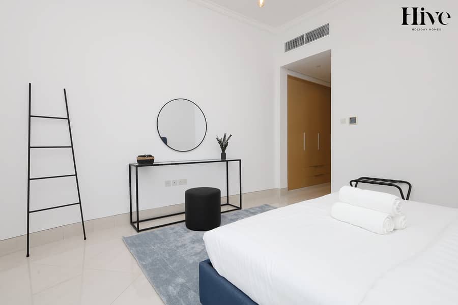 Stunning 2 Bed in Al Warqa - Image 11