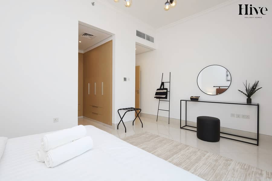 Stunning 2 Bed in Al Warqa - Image 15