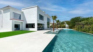 Upgraded 4 Beds | Private Plot | Luxury