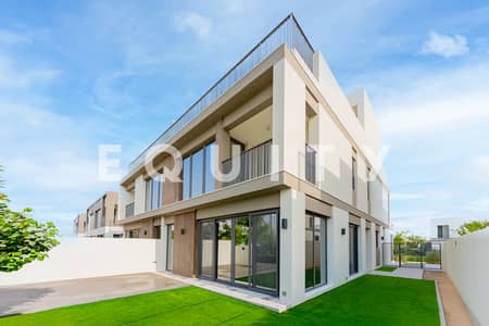 4 Bedroom Villa for Rent in Tilal Al Ghaf, Dubai - Landscaped | Integrated Appliances | Garage Door