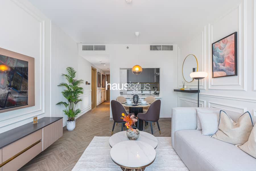 Newly Furnished | Near Circle Mall | Elegant - Image 3