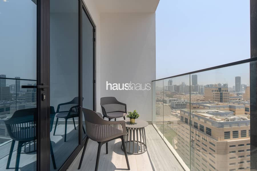 Newly Furnished | Near Circle Mall | Elegant - Image 4