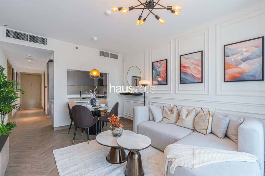 Newly Furnished | Near Circle Mall | Elegant - Image 10