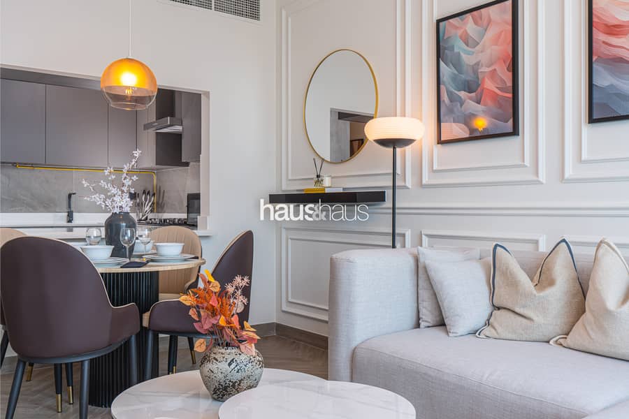 Newly Furnished | Near Circle Mall | Elegant - Image 11