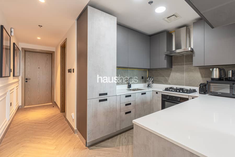 Newly Furnished | Near Circle Mall | Elegant - Image 12