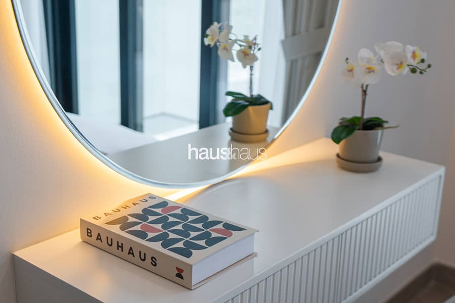 Newly Furnished | Near Circle Mall | Elegant - Image 21