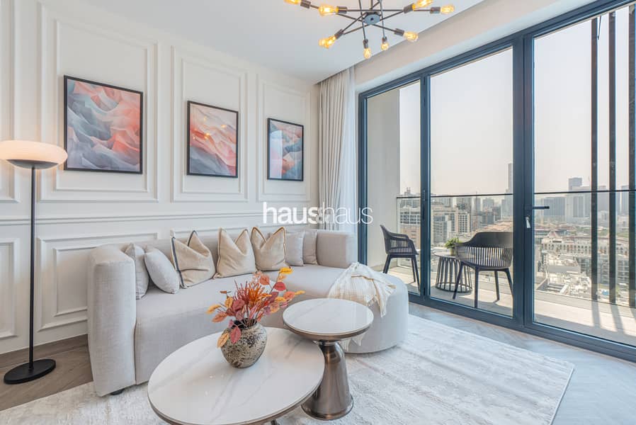 Newly Furnished | Near Circle Mall | Elegant - Image 1