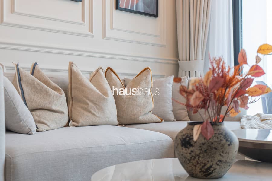 Newly Furnished | Near Circle Mall | Elegant - Image 30