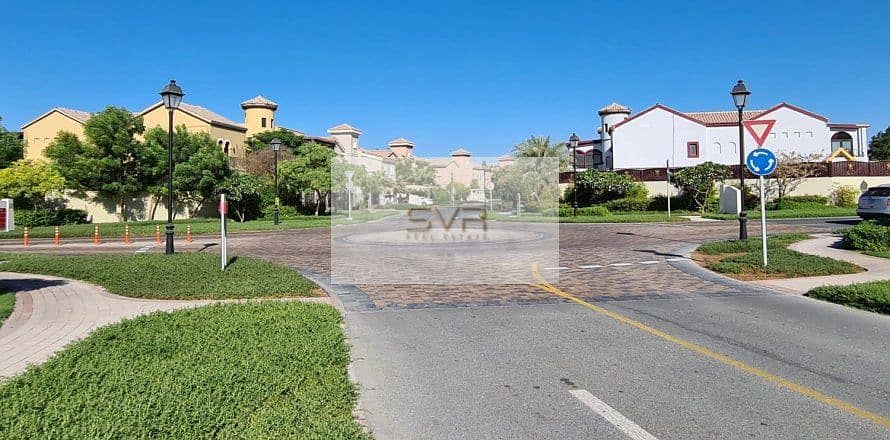 6 thevilla00_890x440. jpg