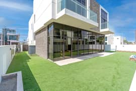 INDEPENDANT VILLA | SPACIOUS LAYOUT | CORNER UNIT