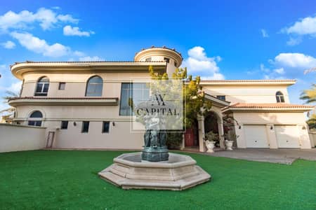5 Bedroom Villa for Sale in Palm Jumeirah, Dubai - 5 BR | Signature Villa | Beach Access | Sea View