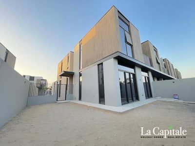4 Bedroom Townhouse for Sale in Mudon, Dubai - Premium 4 BR + Maid | Facing Pool and Park