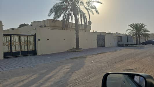 5 Bedroom Villa for Sale in Al Sabkha, Sharjah - 1000800919. jpg
