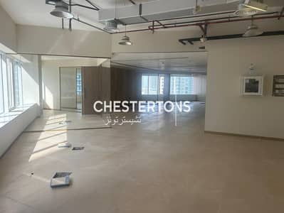 Office for Rent in Business Bay, Dubai - 4 Parking | Washroom | Luxury Fit out | Burj View