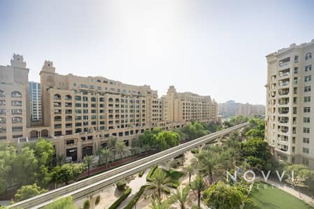 2 Bedroom Flat for Rent in Palm Jumeirah, Dubai - Luxurious | Fully Renovated | 2 Bedroom