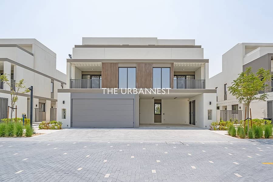Ready | Upgraded 4 Bedroom | with Lagoon Views