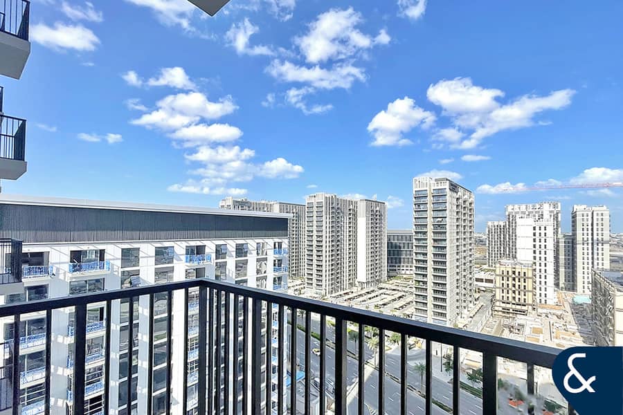 One Bed | Blvd View | Mid-High Floor |