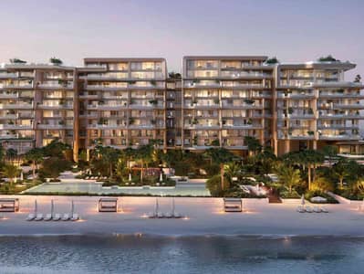 4 Bedroom Flat for Sale in Palm Jumeirah, Dubai - Beach and Marina Skyline View > Resort Living
