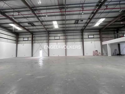 Warehouse for Rent in Al Qusais, Dubai - 110 KW Power > Well Maintained > Attached Offices