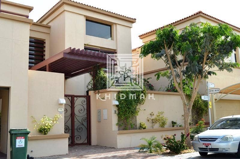 4 Bedroom villa available for sale in Golf Gardens