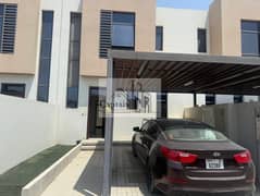 Luxurious 2bhk Villa Balcony Maid Room middle unit Open View