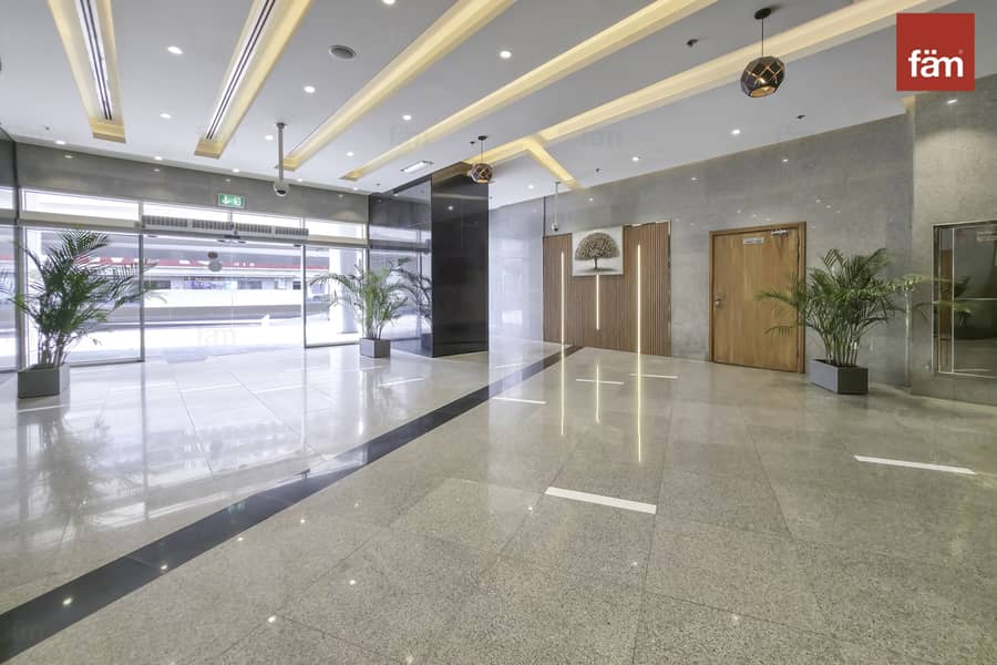 Renovated | Burj Khalifa View | Furnished | Vacant - Image 25