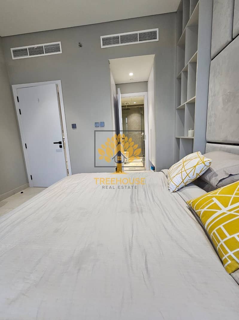 FULLY FURNISHED | SPACIOUS 1B APARTMENT | LUXURY