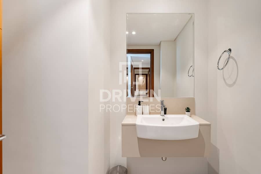 Exquisite High Floor Unit | Burj Khalifa View - Image 17