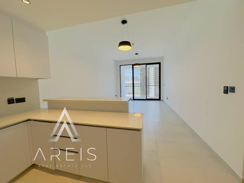 Spacious 2BR Apartment | Chiller Free | Balcony